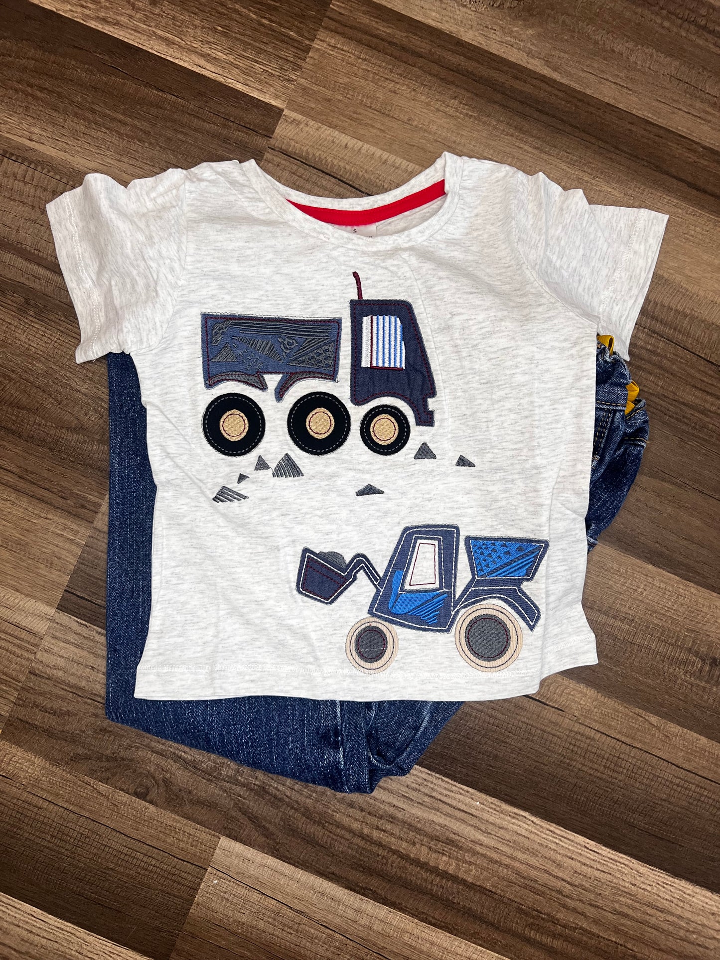 Construction truck 🛻 shirt 2t